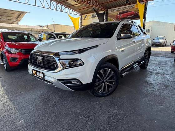 FIAT TORO 2.0 16V TURBO DIESEL RANCH 4WD AT9 FIAT TORO 2.0 16V TURBO DIESEL RANCH 4WD AT9